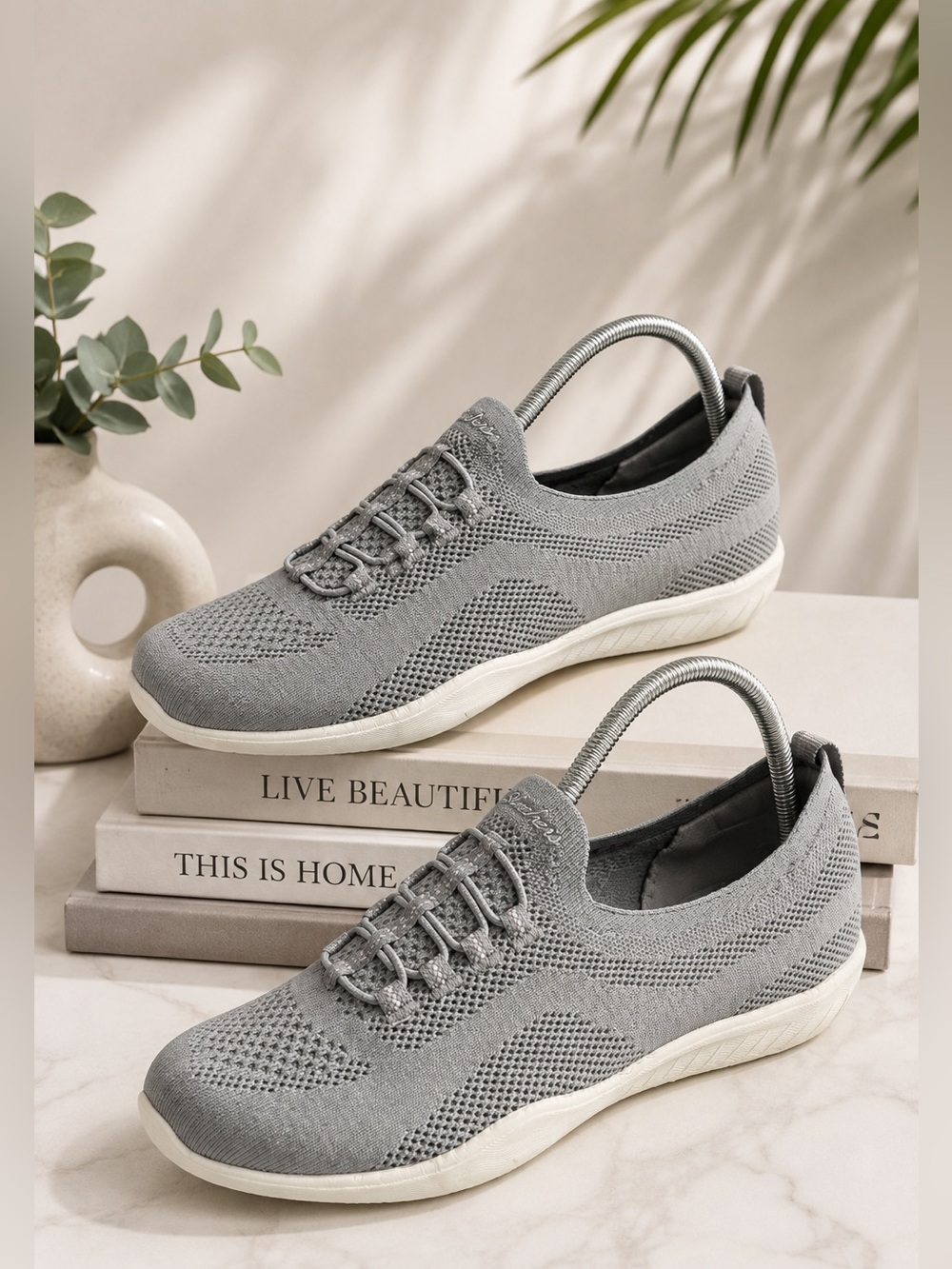 Skechers Newbury St Every Angle Grey Stretch Sz.8 wide Fit Slip On Sneakers
